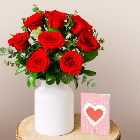 Fioriture Vibranti: Rose Rosse Fioriture Vibranti: Rose Rosse