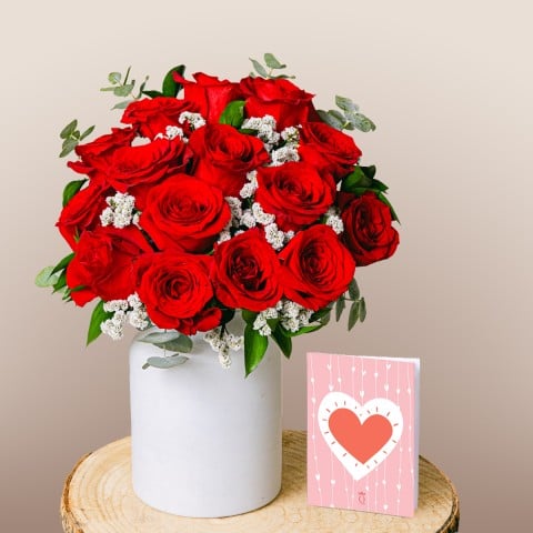 Amore Classico: 12 Rose Rosse Amore Classico: 12 Rose Rosse